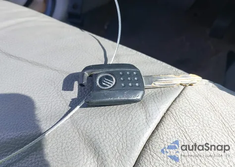 2004 Mercury Grand Marquis Gs z USA, uszkodzony, nr VIN 2MEFM74W14X678543